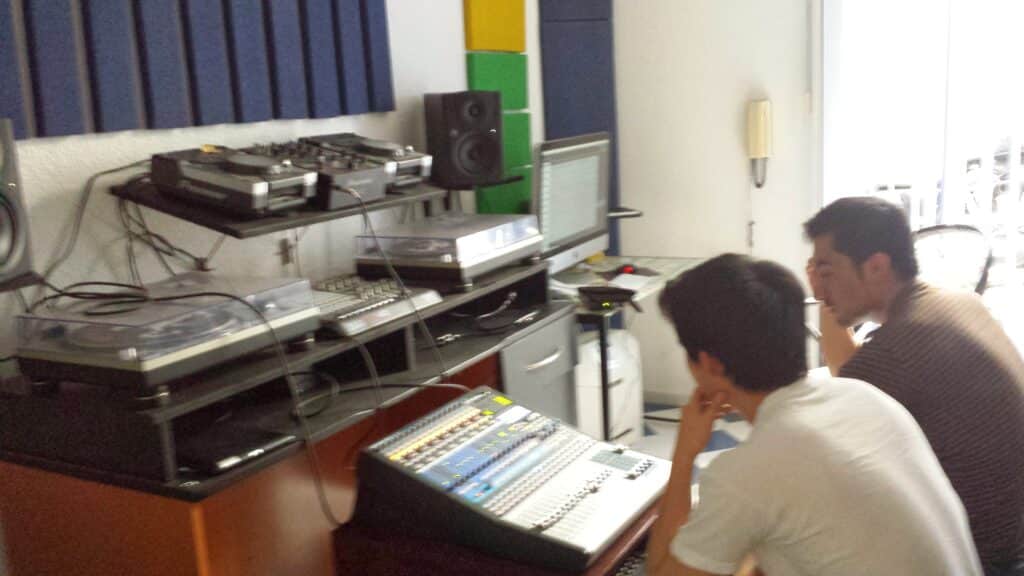 Mixing Lamda